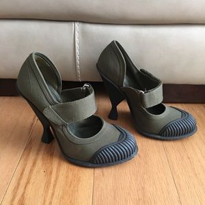 Prada Nos Prada Militare Gabardine Mary Jane